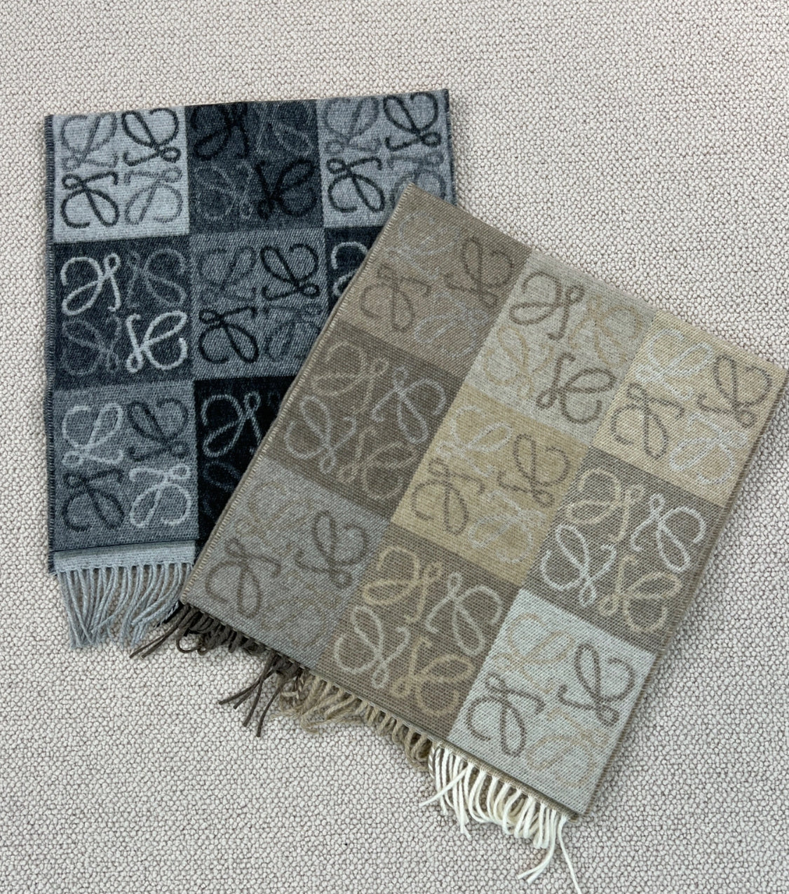 Loewe▪️Scarf in Wool and Cashmere 爆款LOGO羊絨圍巾/E450 K425