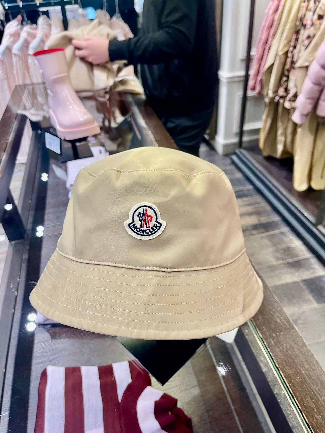 @Moncler Hat 米杏漁夫帽 P147 🔔限時折扣 🉐8120