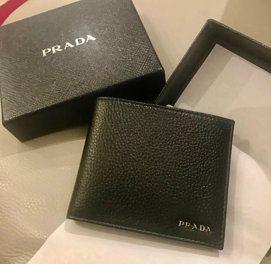 @Prada Bifold 銀字皮夾 🔔限時折🉐12800