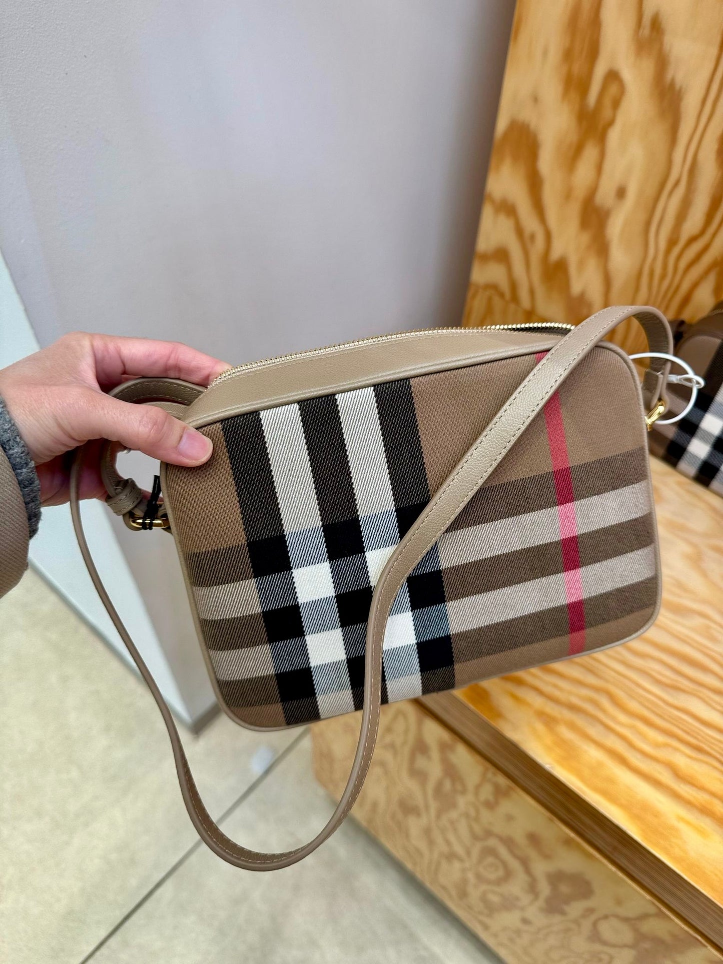 @Burberry Camera Bag 格紋相機包 🔥折上七折