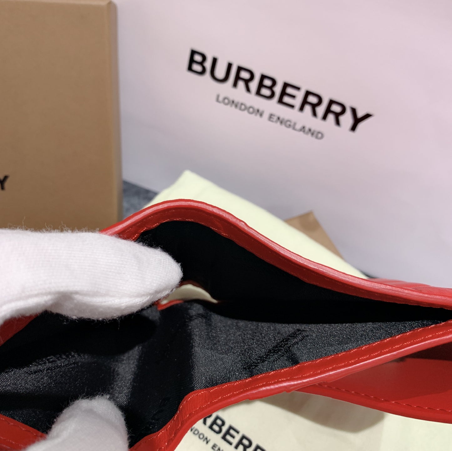 ❌Burberry Lola TB 方格三折短夾/460 🉐19400