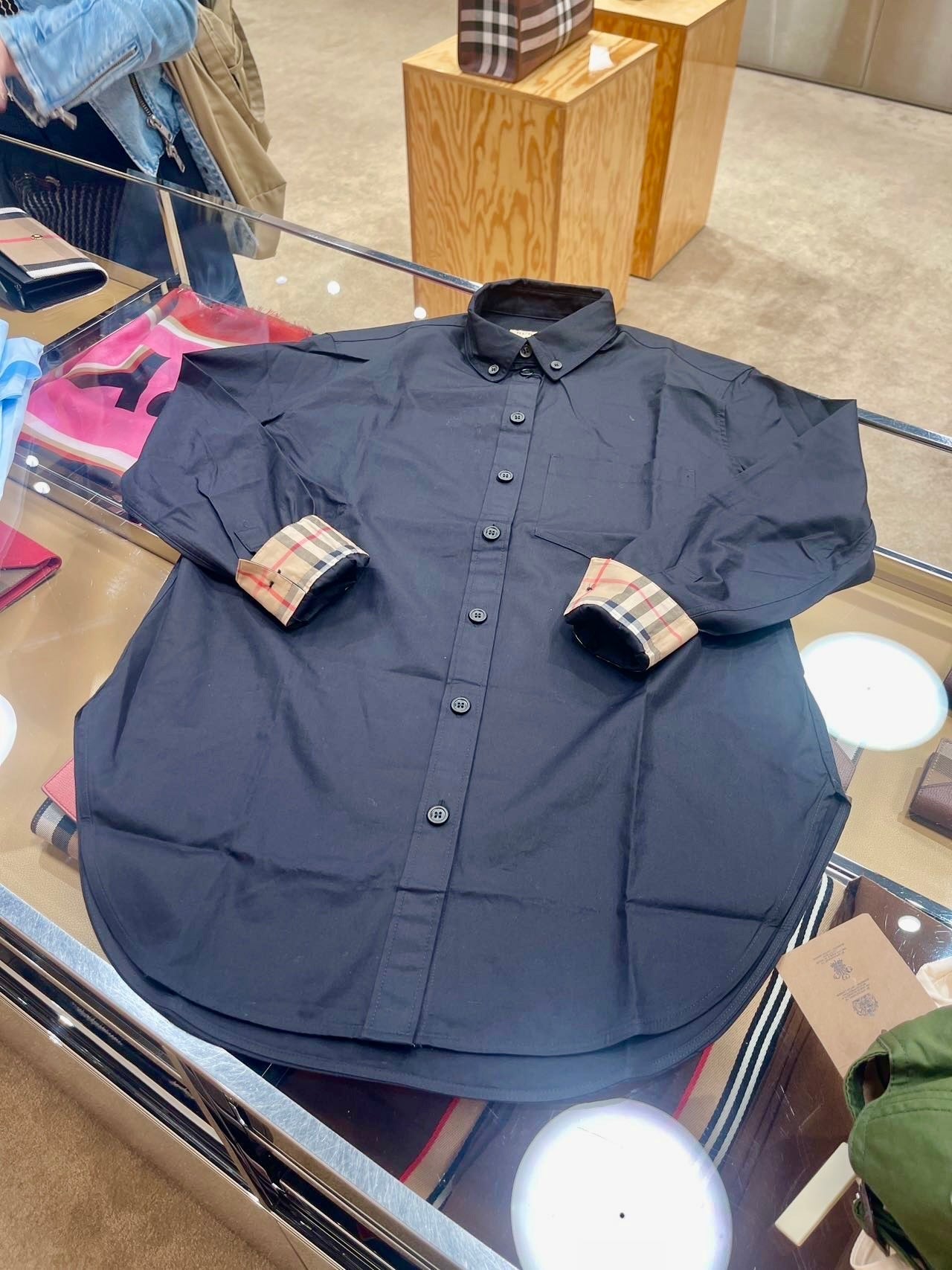 @Burberry 女款襯衫上衣/490P180 🔥快閃折上六折 🉐6360
