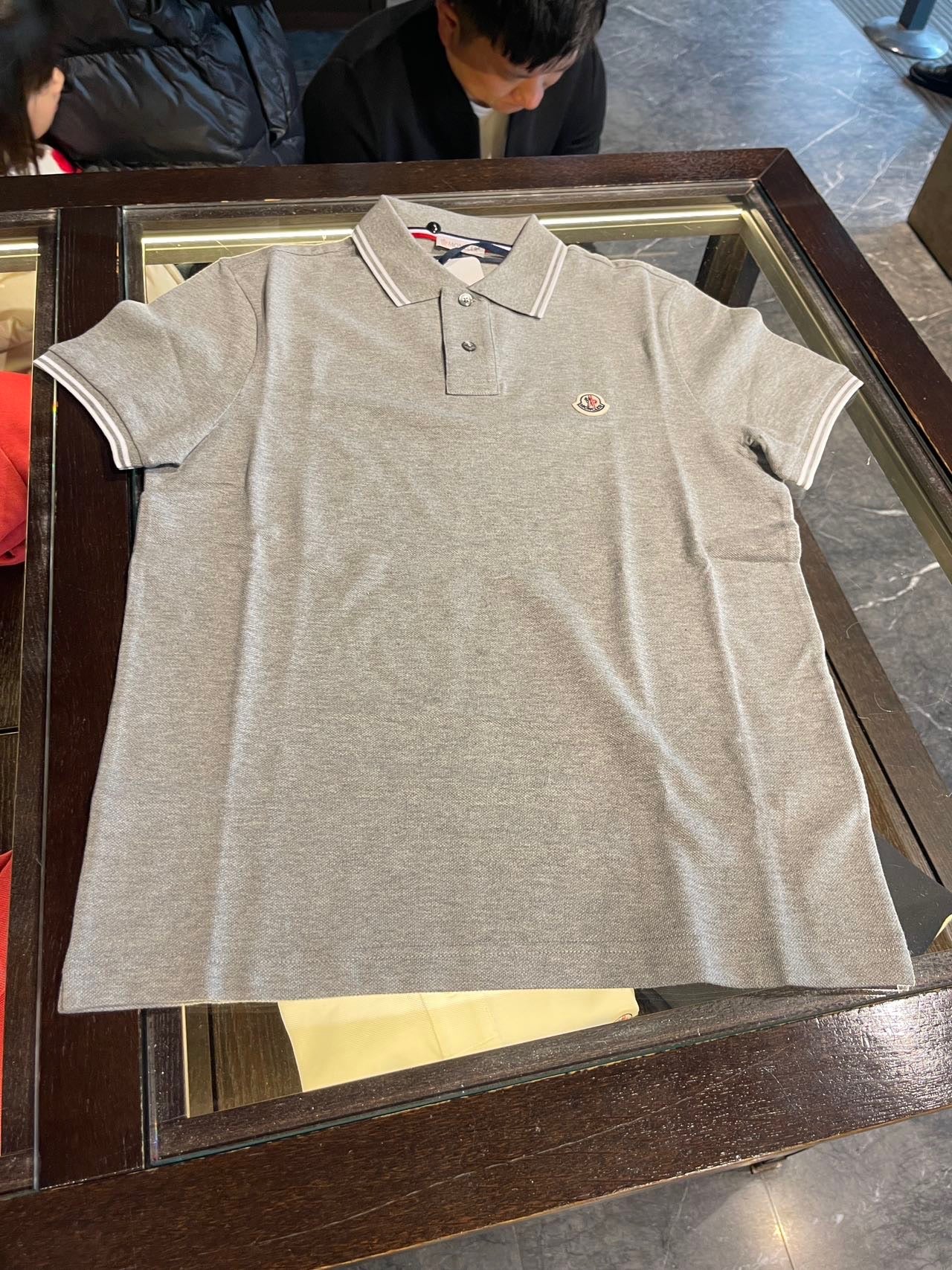 @Moncler 男生款雙領飾邊Polo上衣/177 🔔限時折🉐9470