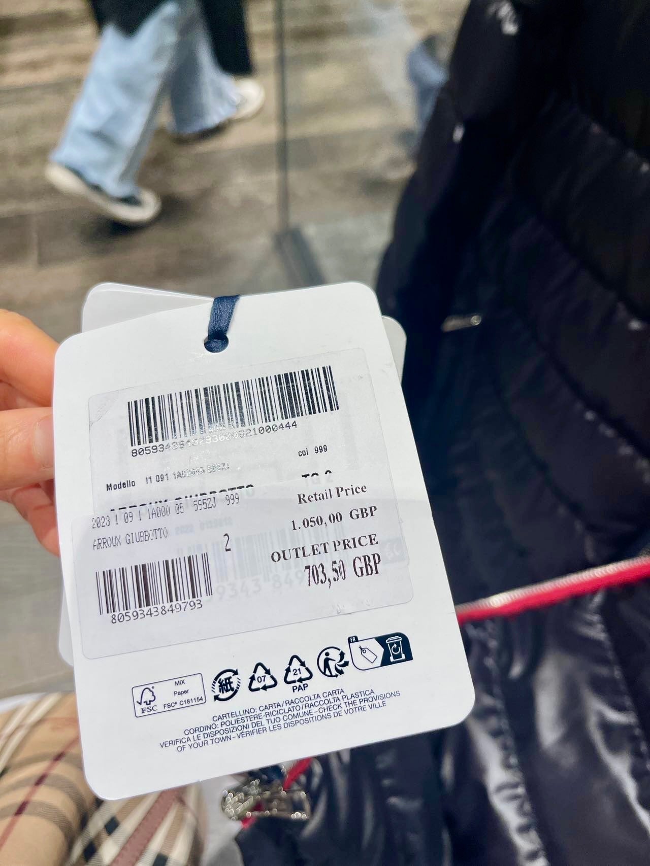 @Moncler 薄羽絨外套/703 🔔限時折🉐32640