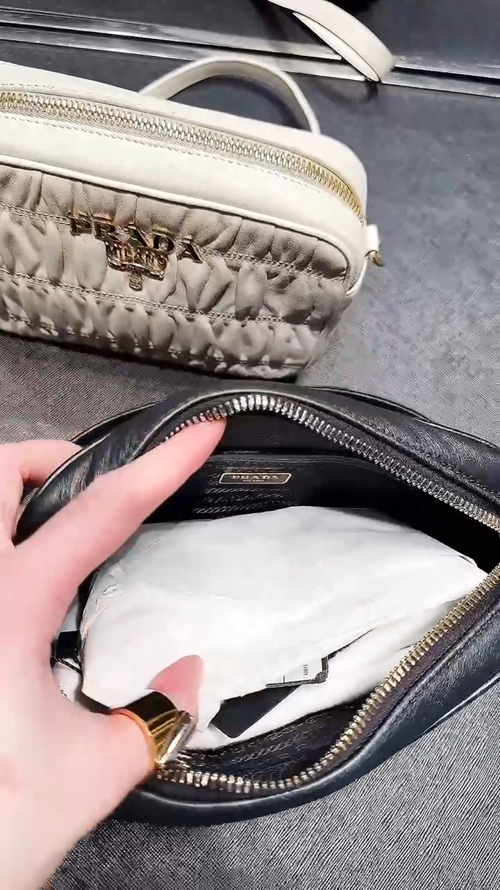 @Prada► NAPPA 皺摺皮革相機包/P875