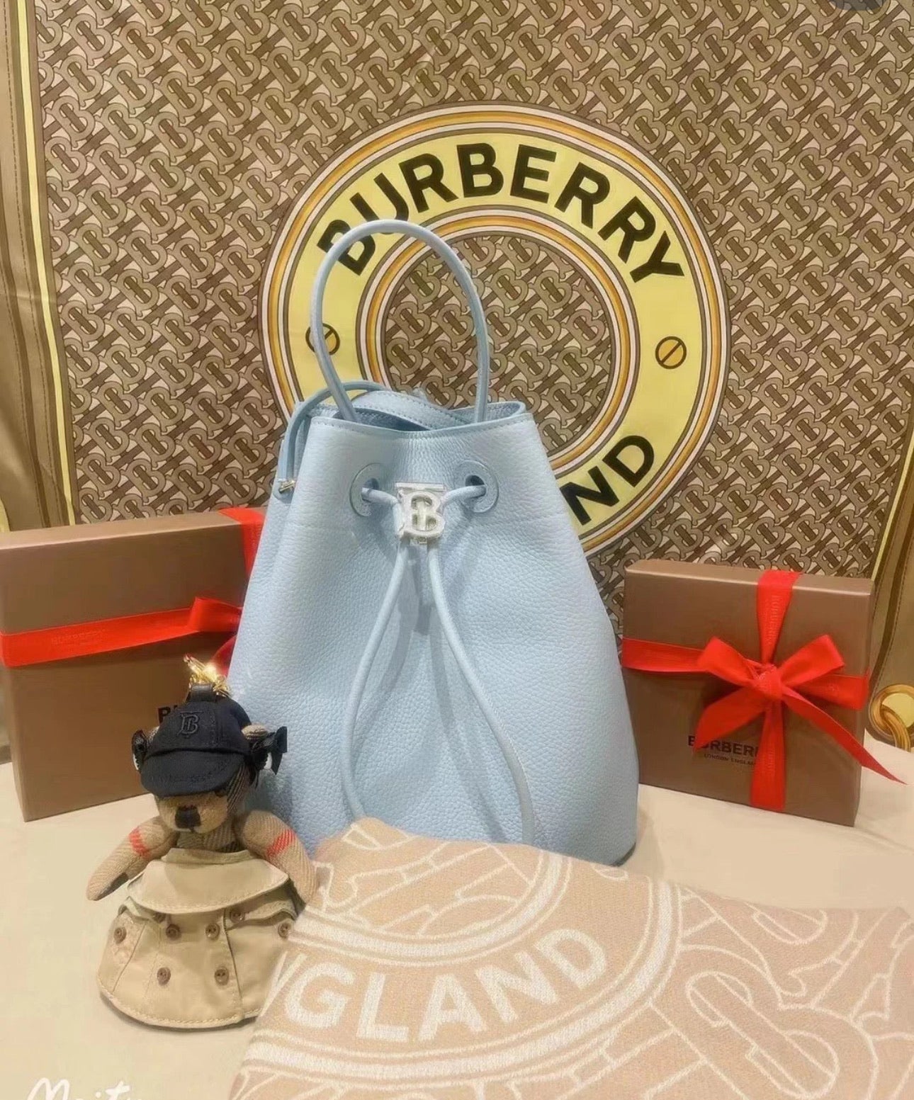 @Burberry Drawstring Mini 水桶包-寶寶藍/1250P649 🔥下殺🉐30210