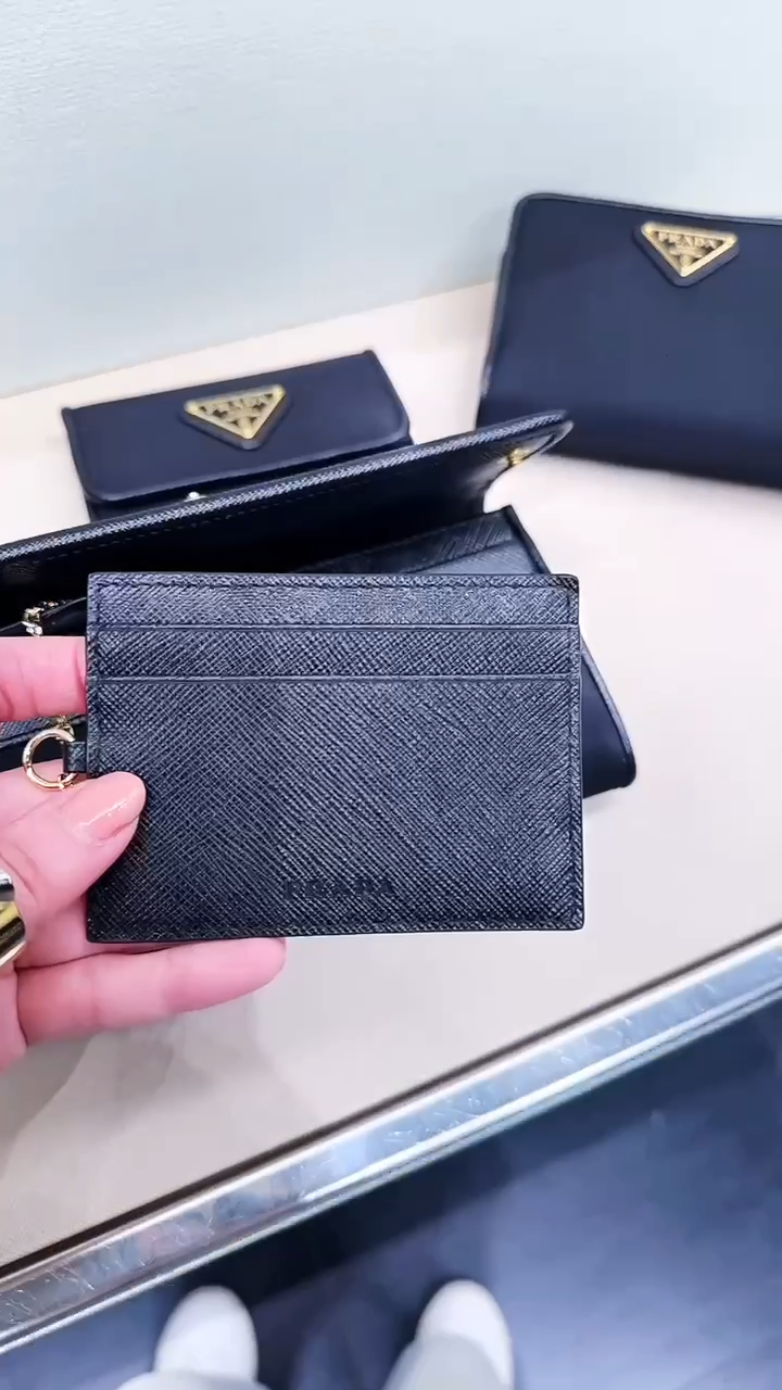 @Prada▪️Tessuto 三角標翻蓋長夾附卡夾/P380 🔔限時折🉐18100