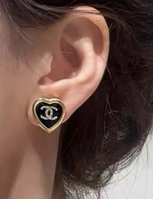 CHANEL HEART EARING