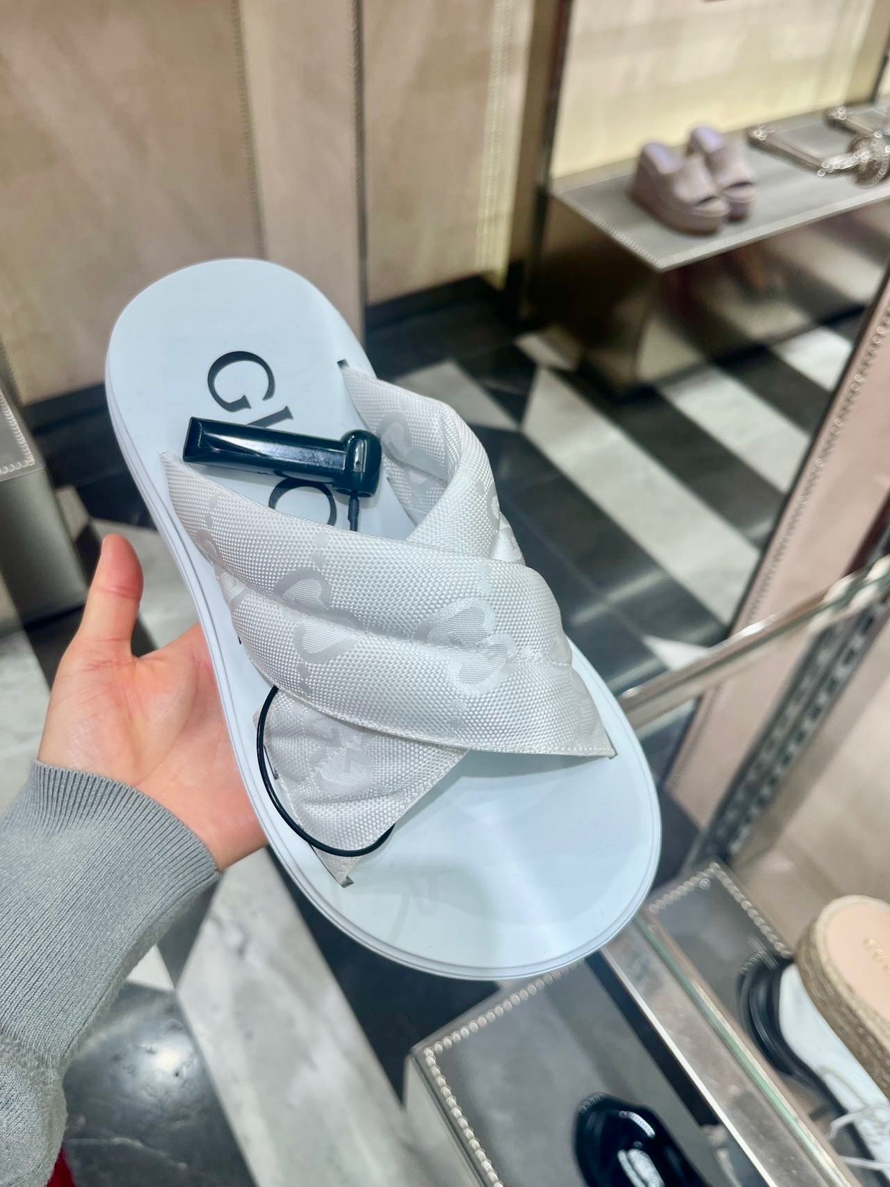 @Gucci Craze 女款厚底拖鞋/525P265 🔔限時折🉐12730