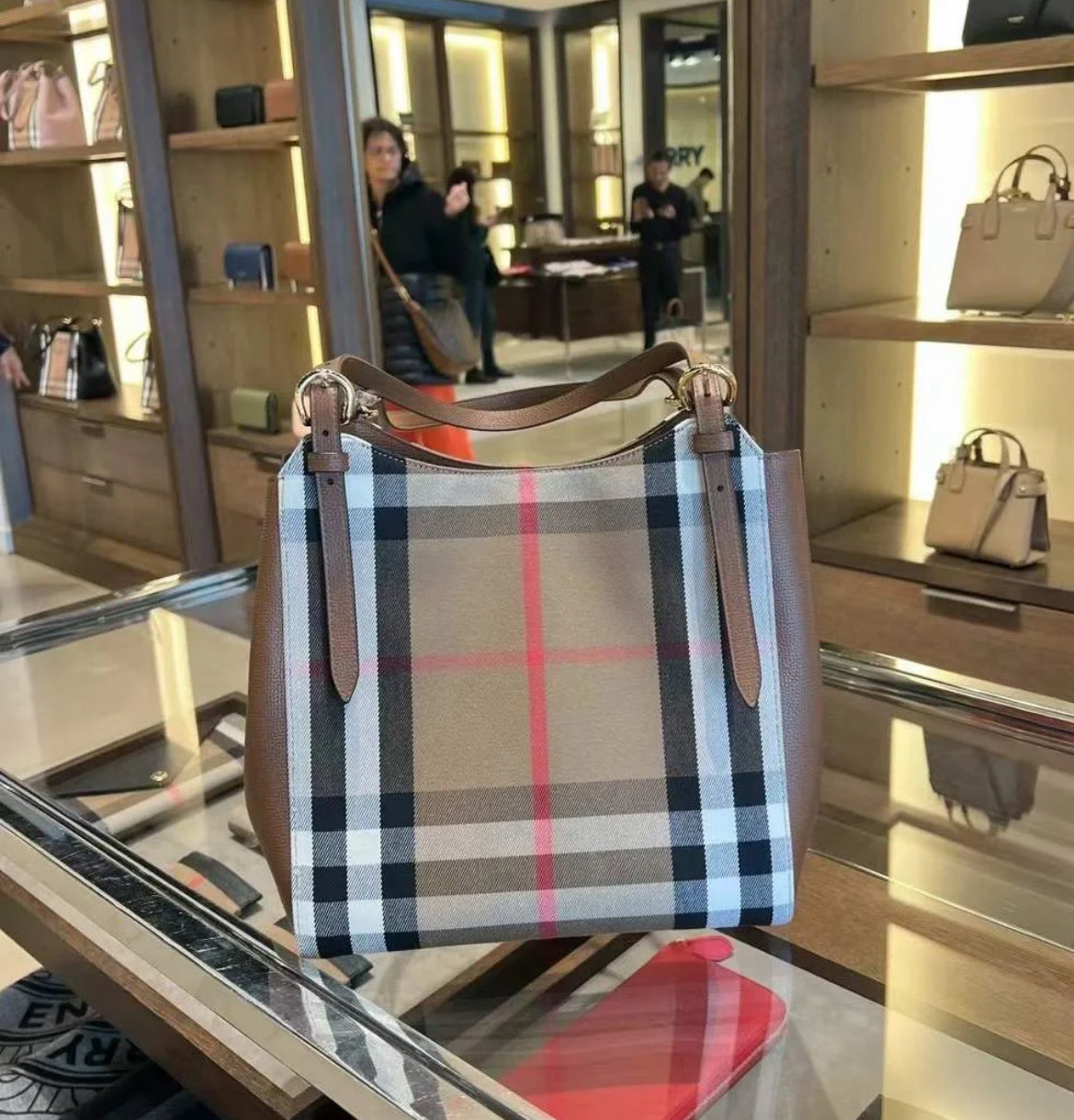 @Burberry▪️Canary SM 變形托特包/1050P735 🔥折上六折🉐20850