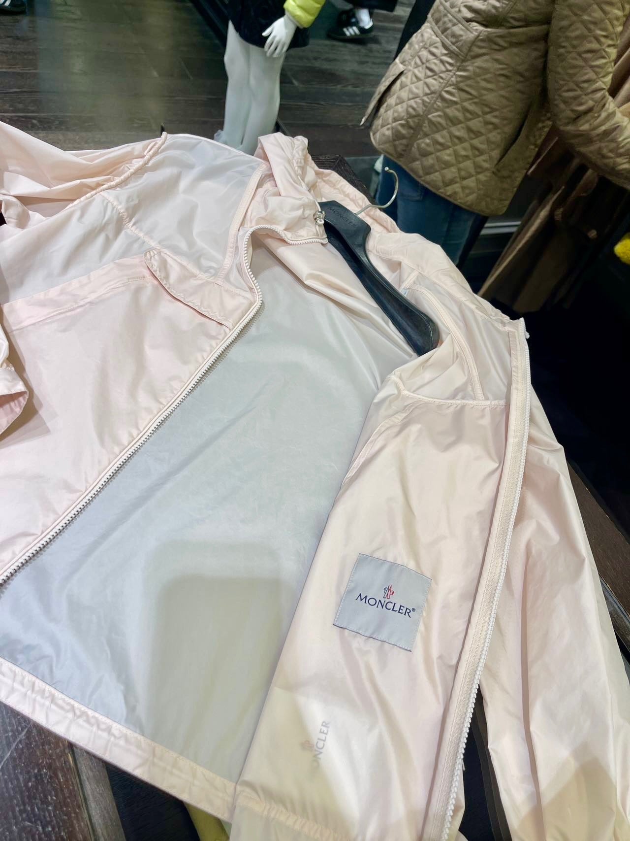 @Moncler Jacket 輕薄外套/595P399 🔔限時折🉐18760