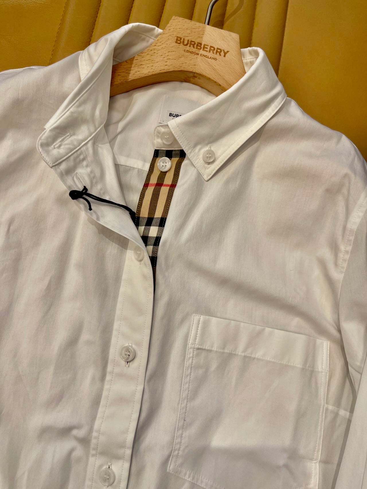 @Burberry 女款襯衫上衣/490P180 🔥快閃折上六折 🉐6360