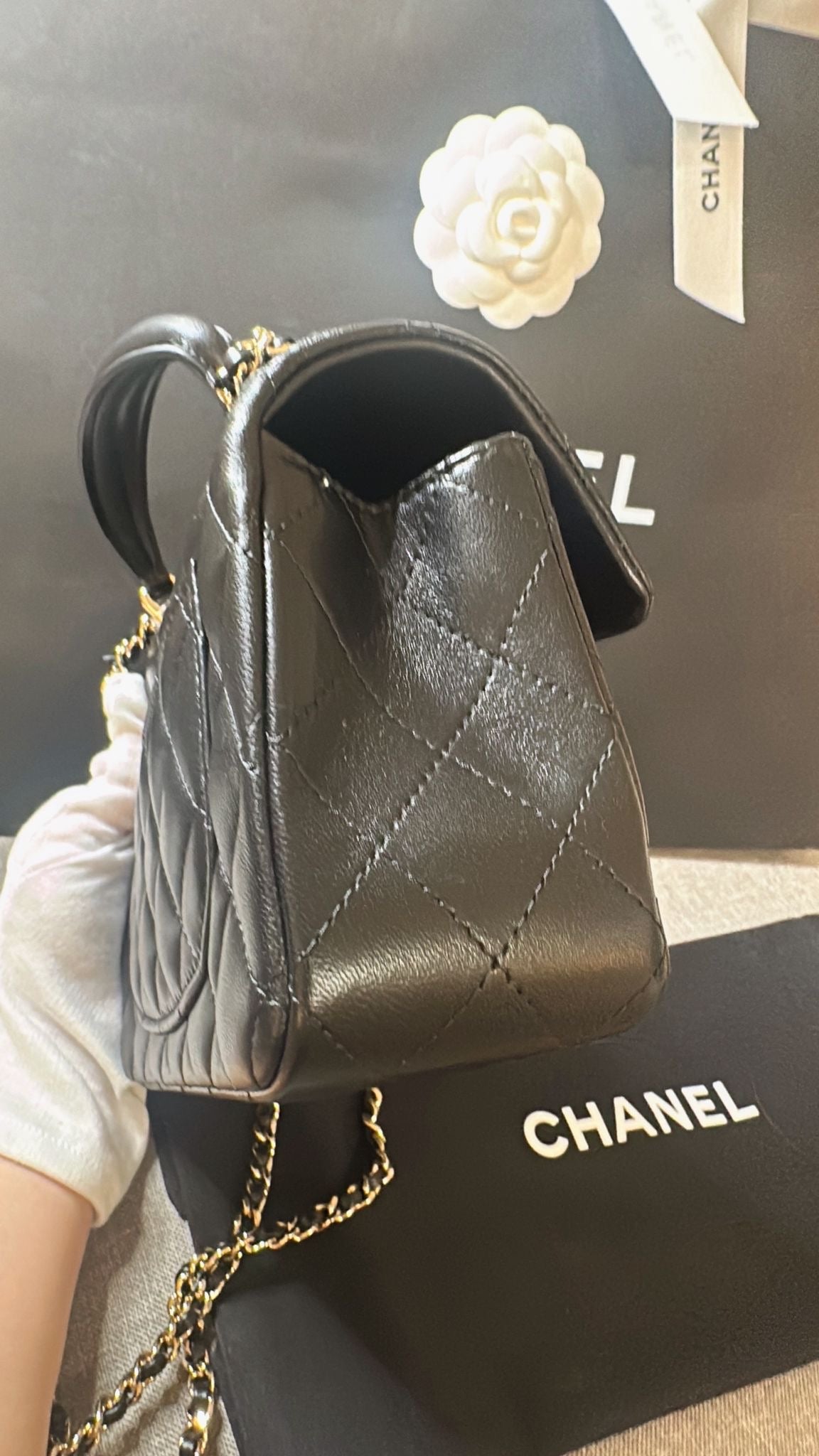 *現貨*CHANEL 24A CF20 HANDLE MINI 大迷你提把口蓋包 香檳淡金釦 P180000 /T218000