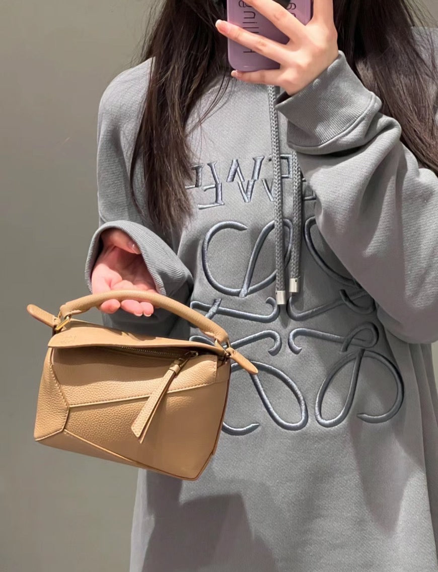 Loewe▪️Puzzle Bag Mini 軟粒面牛皮拼圖包/1900