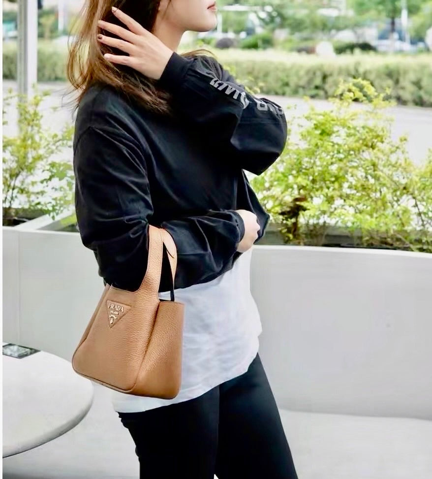 Prada Leather Mini 菜籃子包/2200E2350 🉐85600🇪🇺
