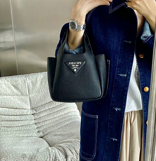 Prada Leather Mini 菜籃子包/2200E2350 🉐85600🇪🇺