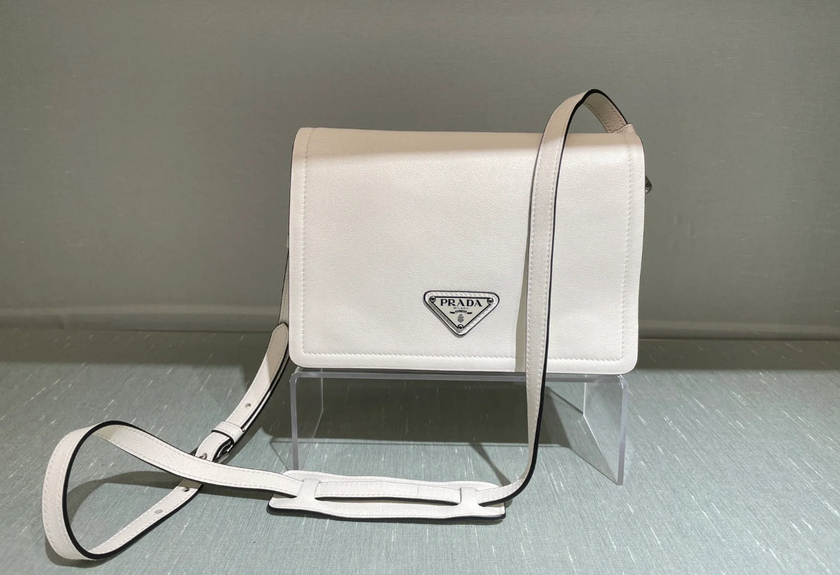 @Prada▪️TESSUTO 三角LOGO小牛皮郵差包/860 🔔限時折🉐39700
