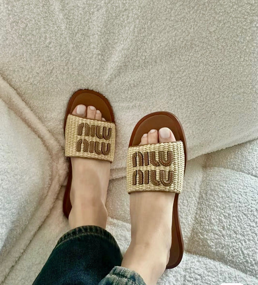 MiuMiu Raffia-effect Slides 草編涼拖鞋/660E720 🉐26200🇪🇺