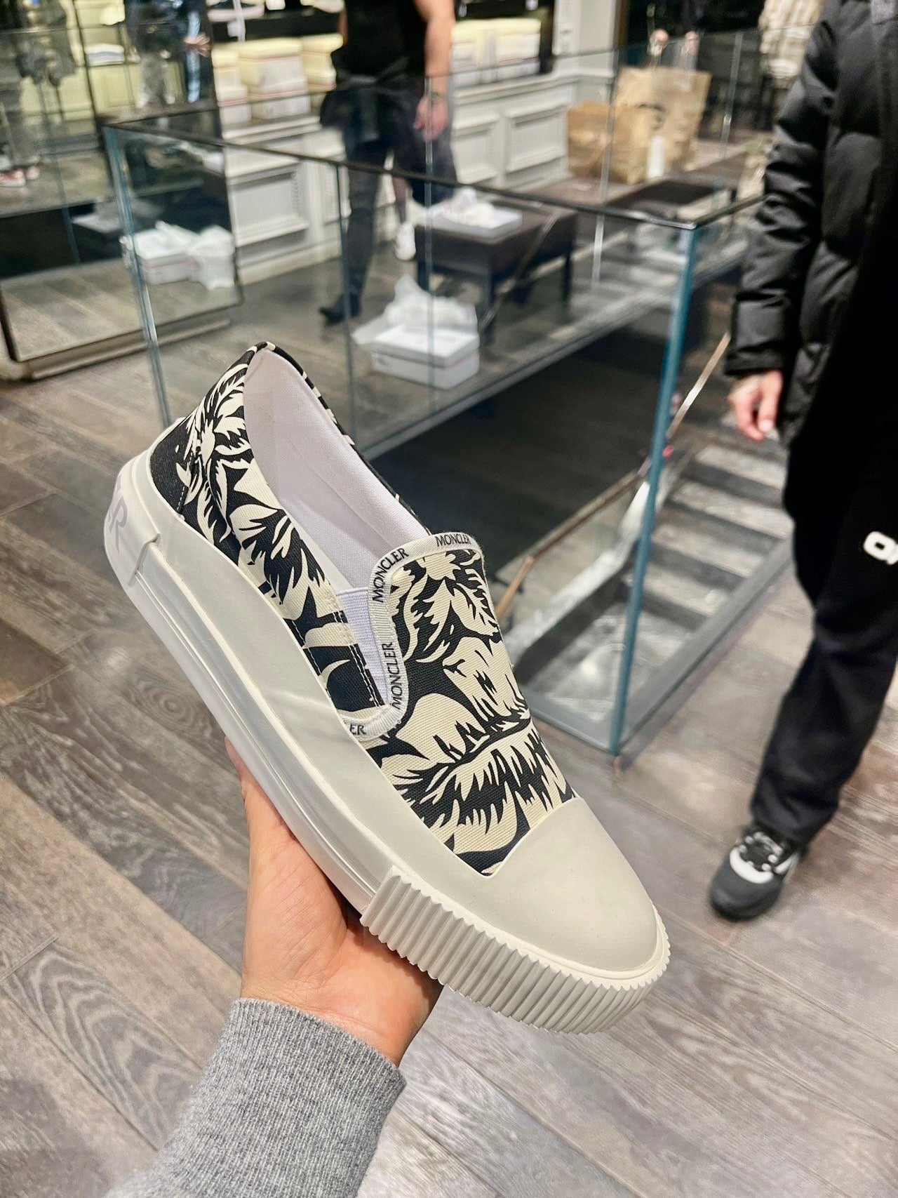 @Moncler 男生款潮鞋 P145 🔥最後下殺 🉐8030