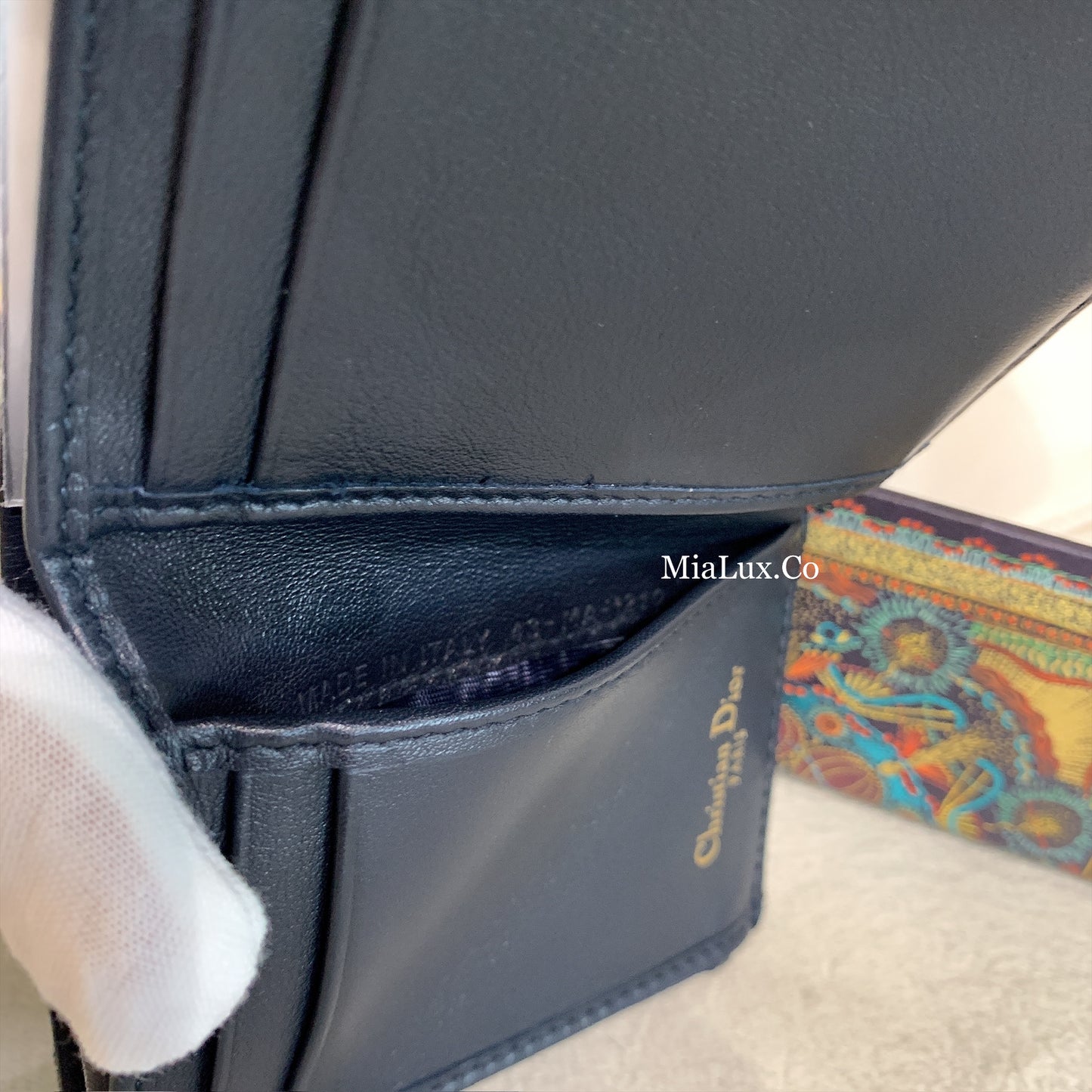 Dior Saddle Lotus 緹花馬鞍三折短夾/490E540 🉐19800🇪🇺