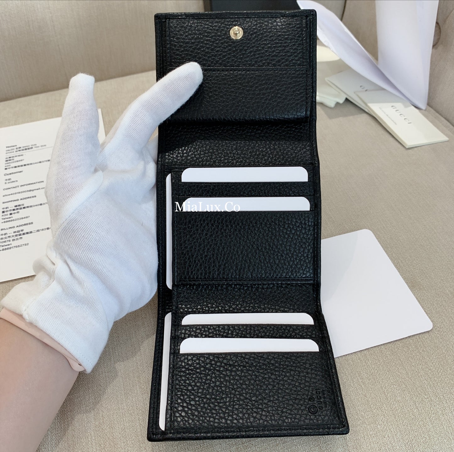 *@Gucci Soho Wallet 浮雕翻蓋三折短夾/P230