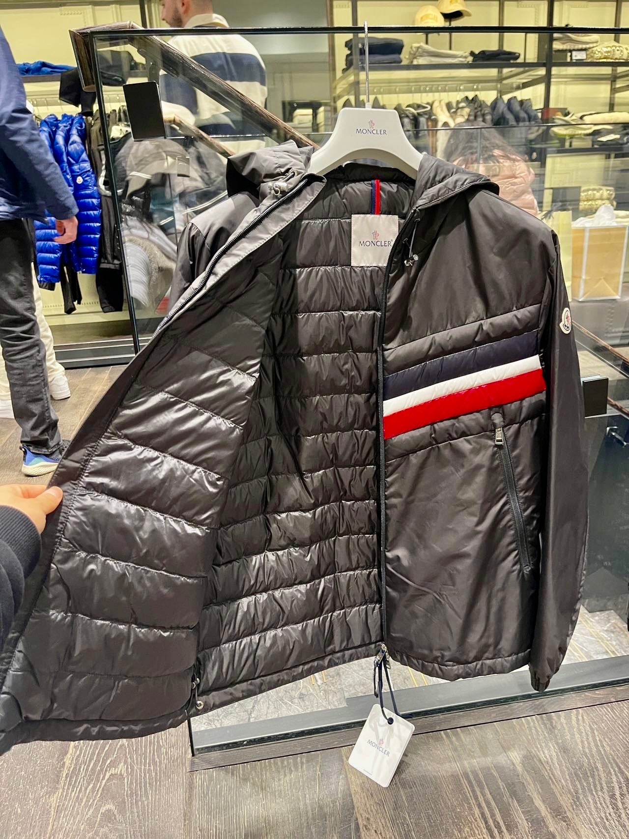 @Moncler 男生款輕薄羽絨外套/502 🔔限時折🉐23590