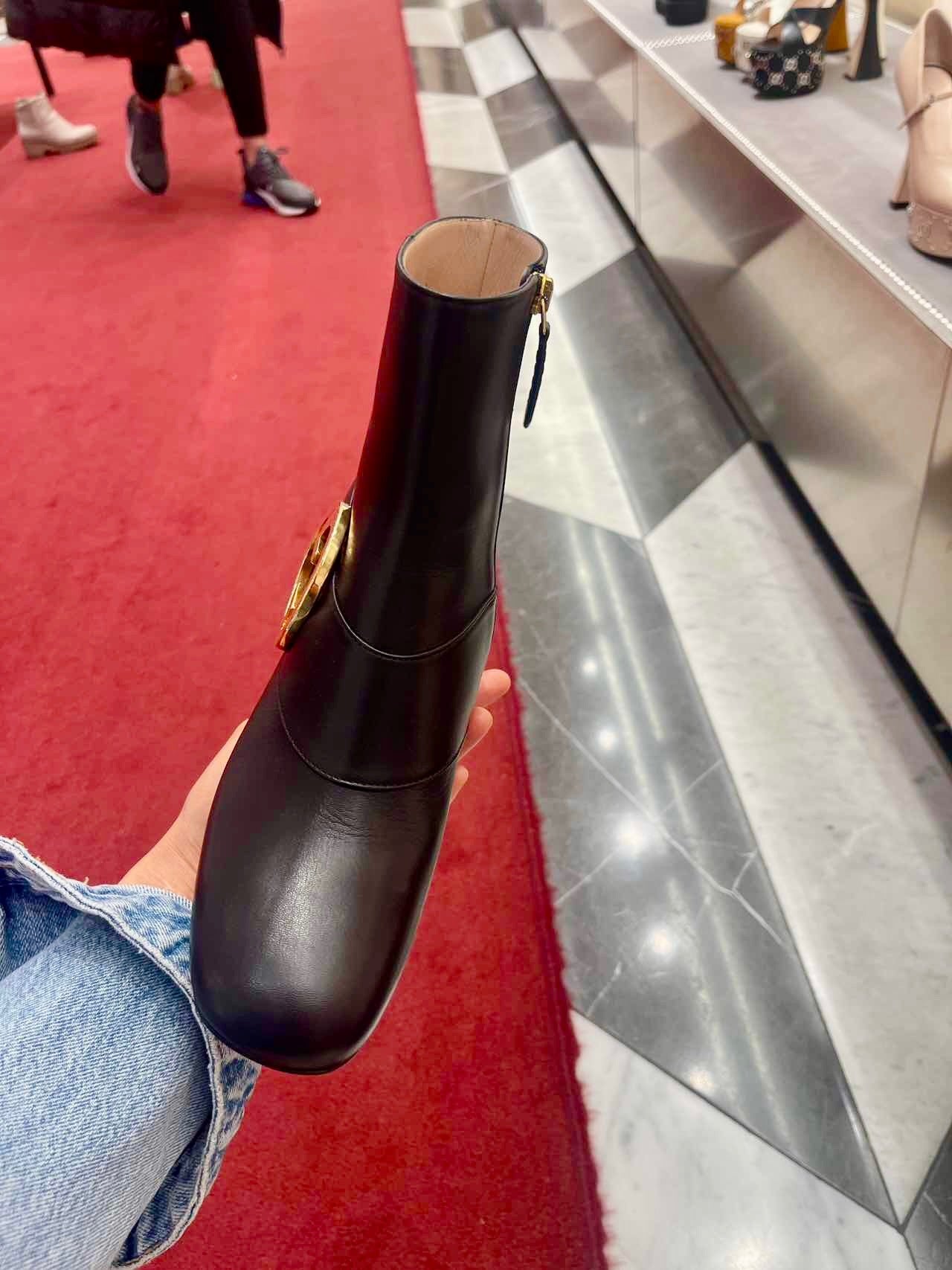 *@Gucci Blondie 側邊GG金釦女士短靴/970P485 🔔限時折🉐22630