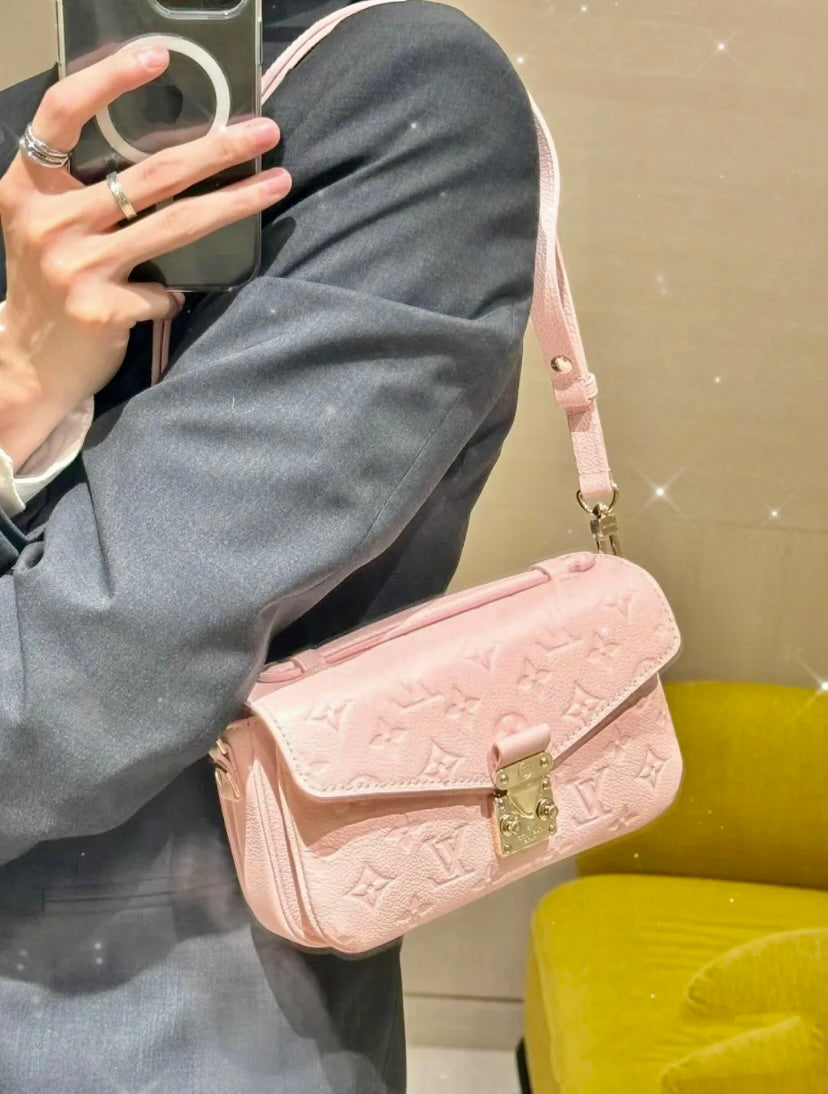 LV Pochette Métis East West 小郵差包/2420✨🉐100220