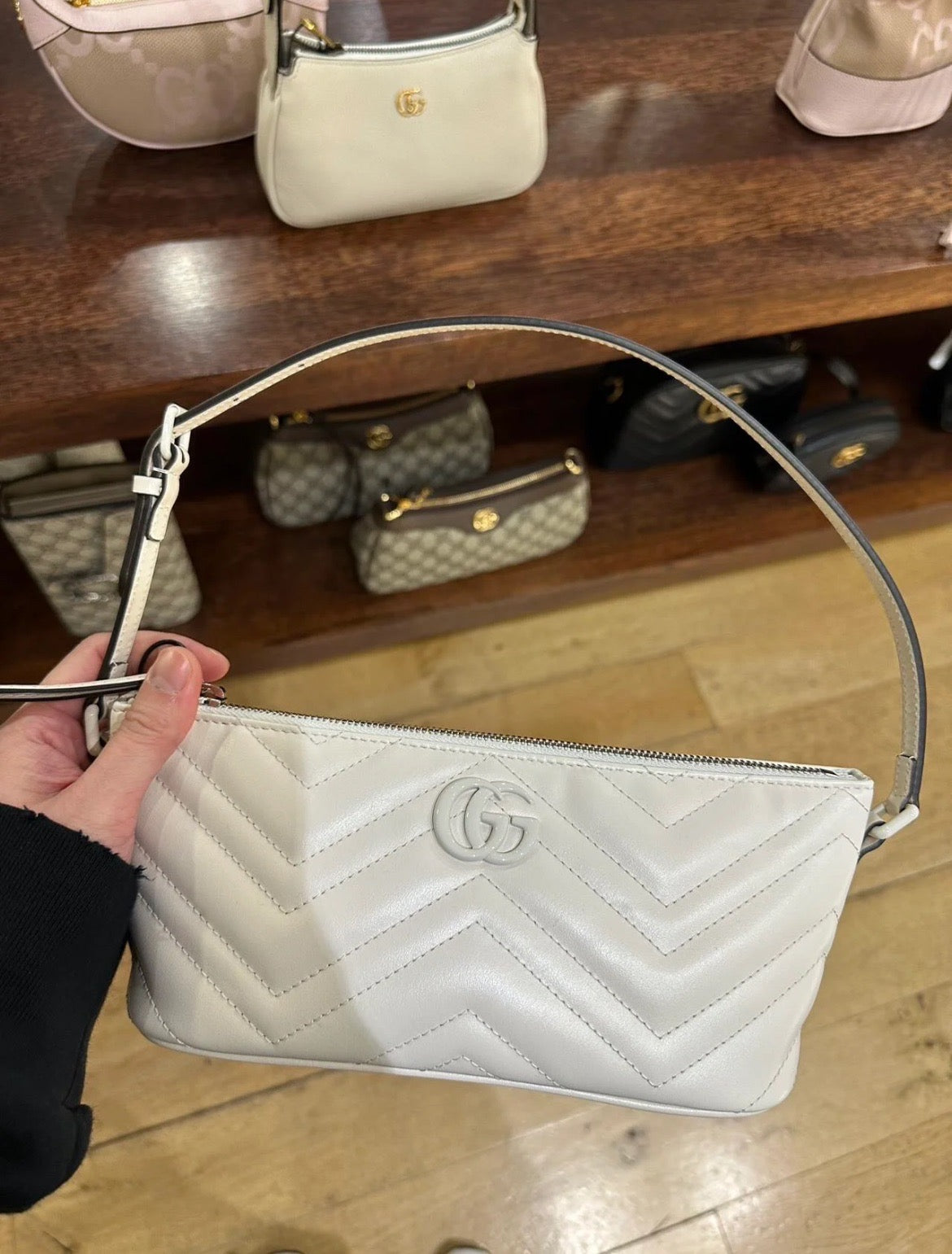 @Gucci▪️GG Marmont 2.0 Padded 腋下包/1020P715 🔔限時折🉐33180 💰