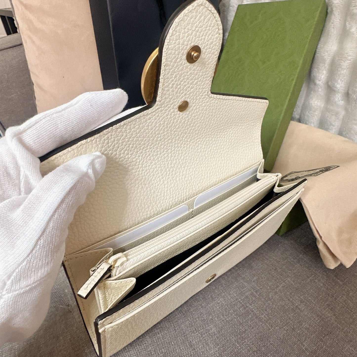 *現貨*@Gucci Marmont 馬夢白色掀蓋長夾 P15000 /T19000