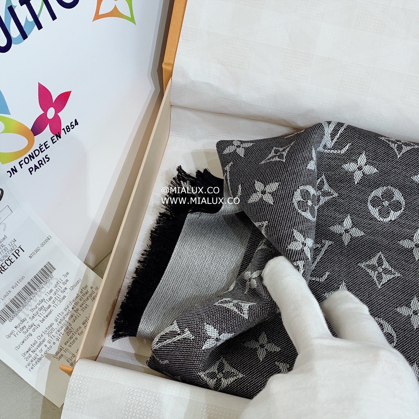 LV Monogram Shine 光澤紗線圍巾/505✨優惠🉐21705