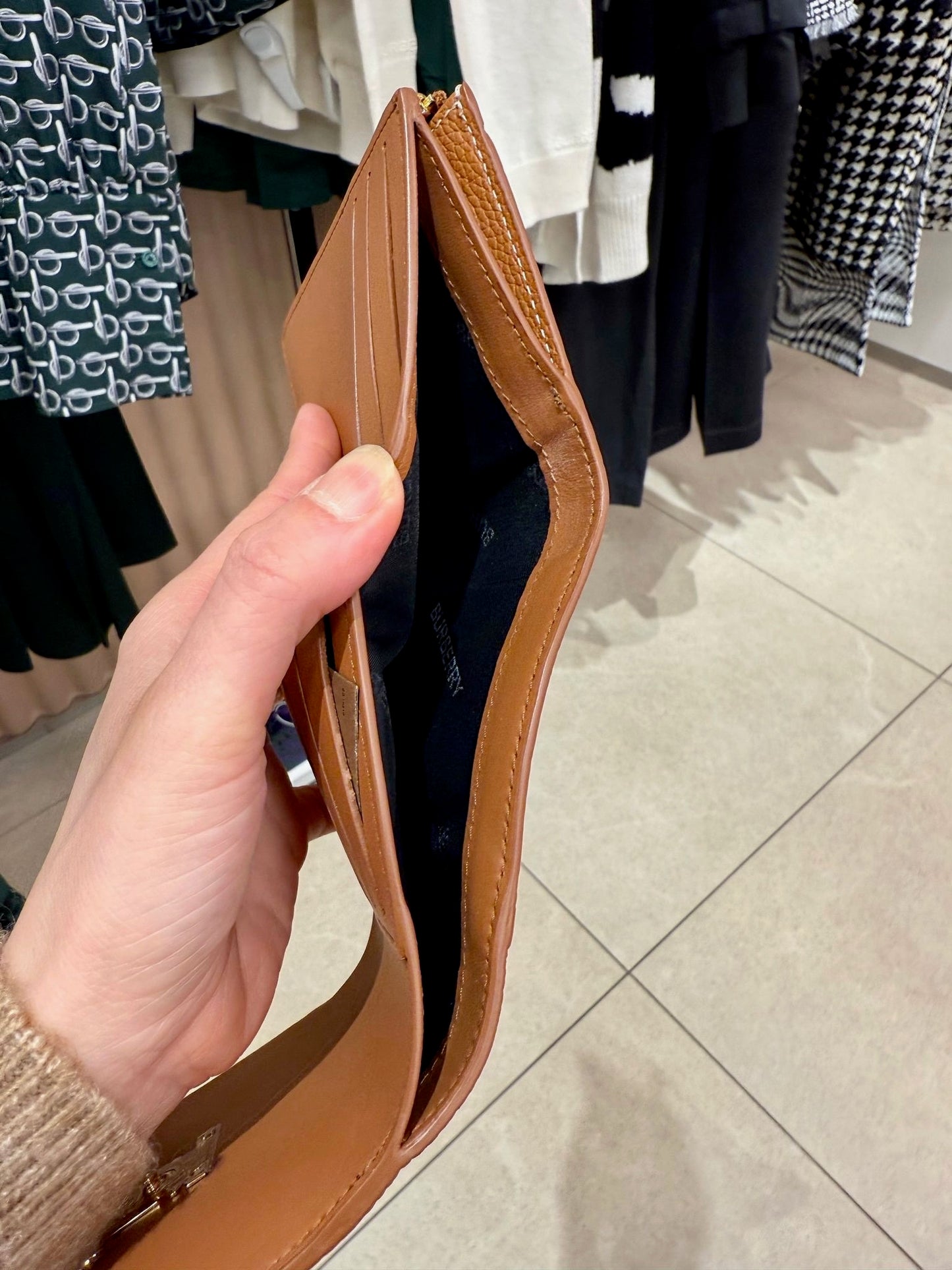 @Burberry TB Compact 三折短夾/P335 🔥折上六折🉐11000