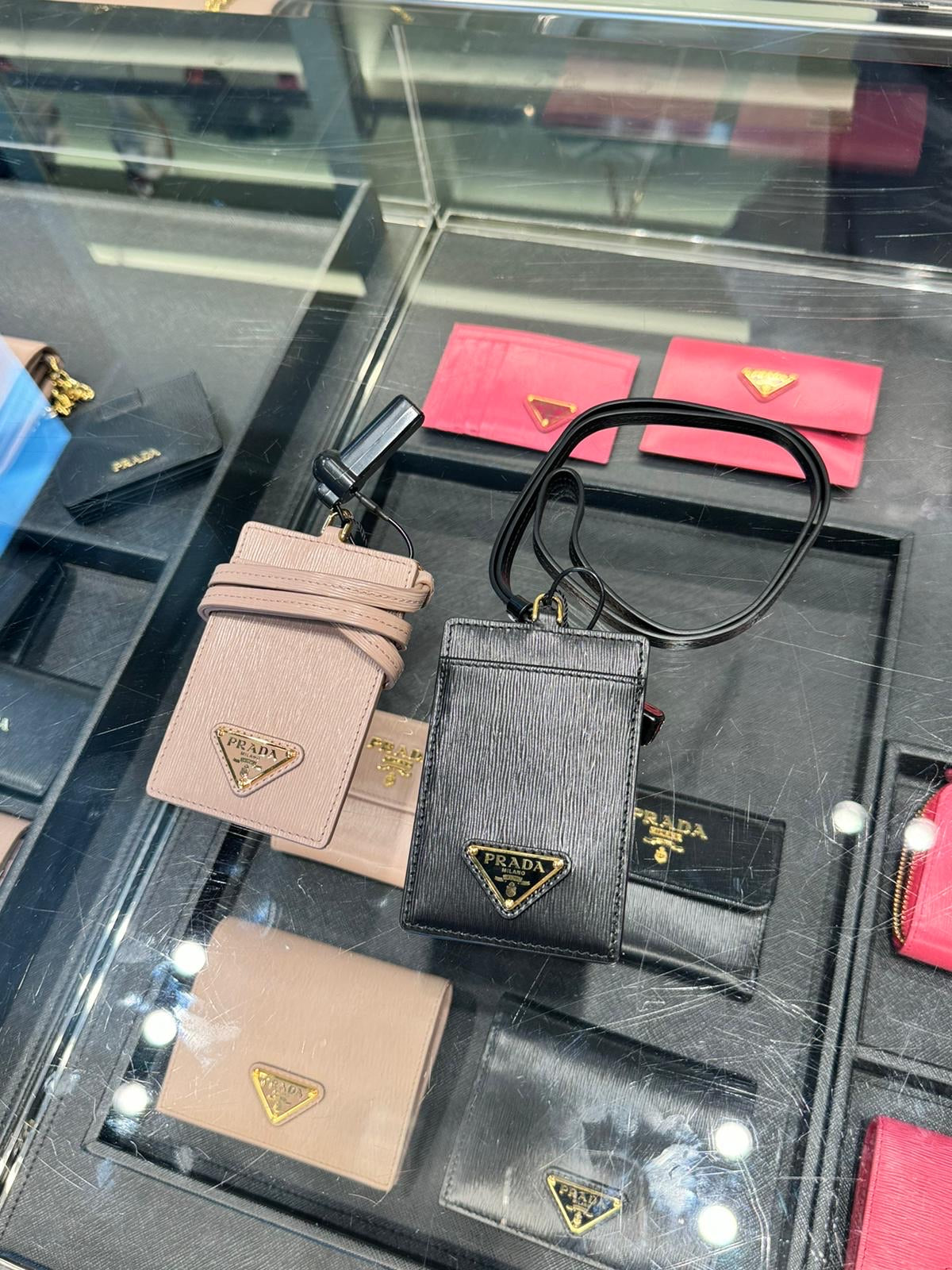@Prada Card 識別證卡夾/460P230 🔔限時折🉐11350