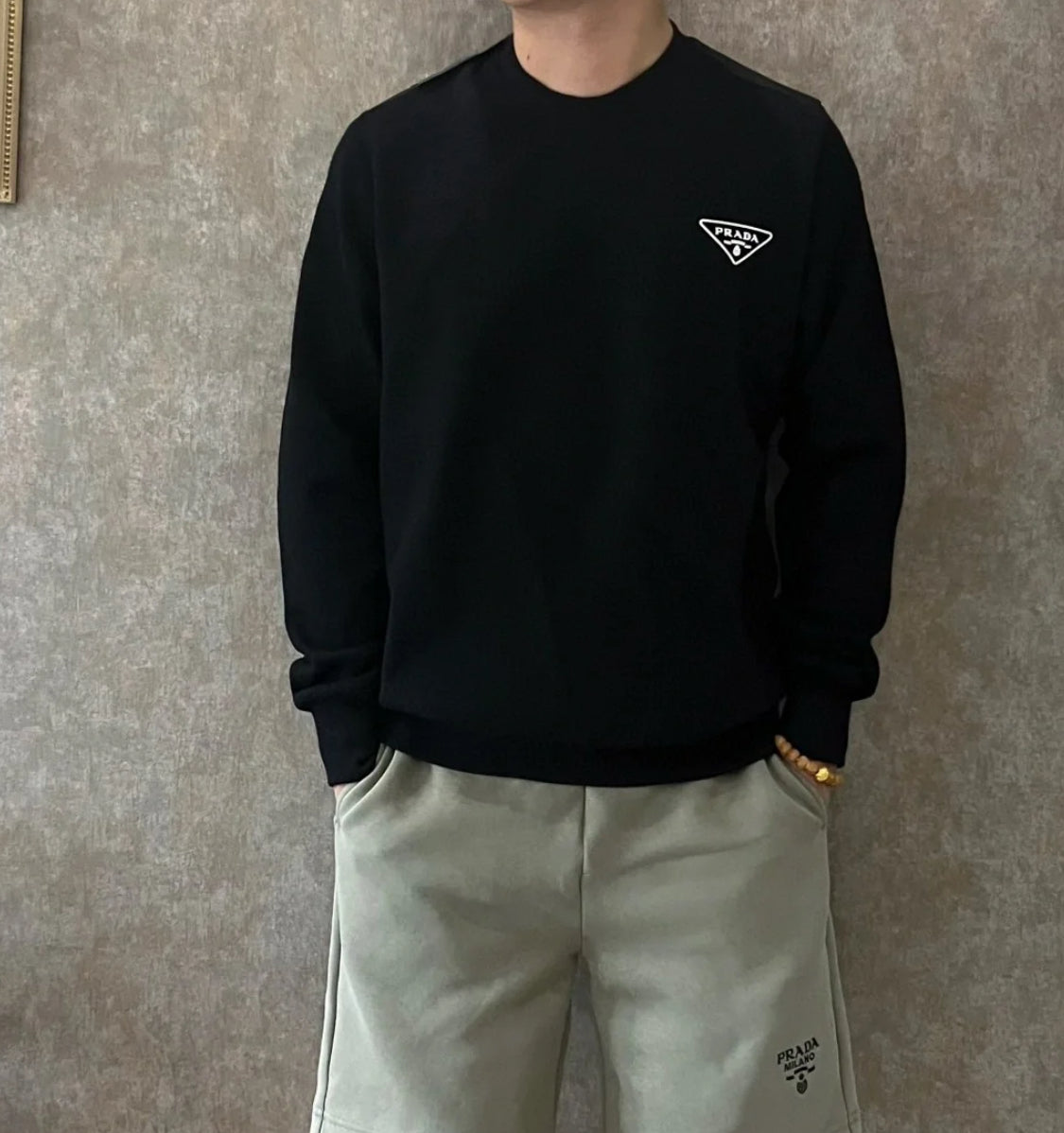 @Prada 男生款大學T上衣/375 🔔限時折🉐17880