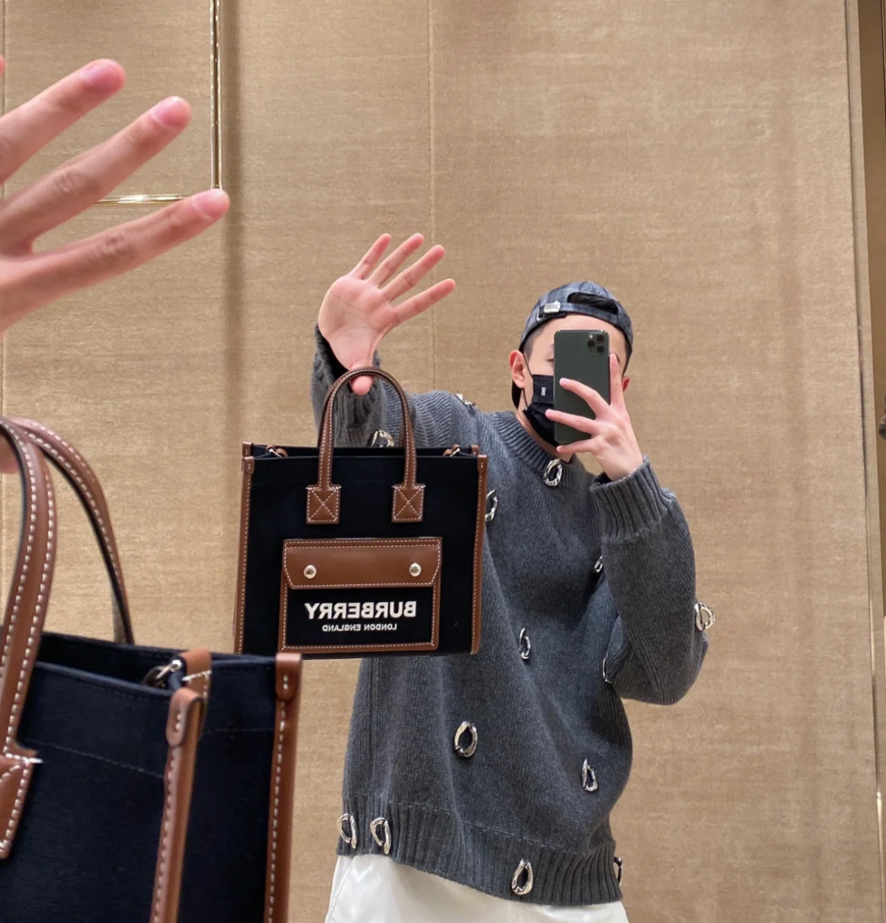 @Burberry▪️Freya Mini托特包-黑/920P645 🔥折上七折🉐21320