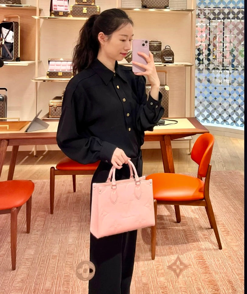 LV OnTheGo PM 小款托特包/2340✨🉐96940