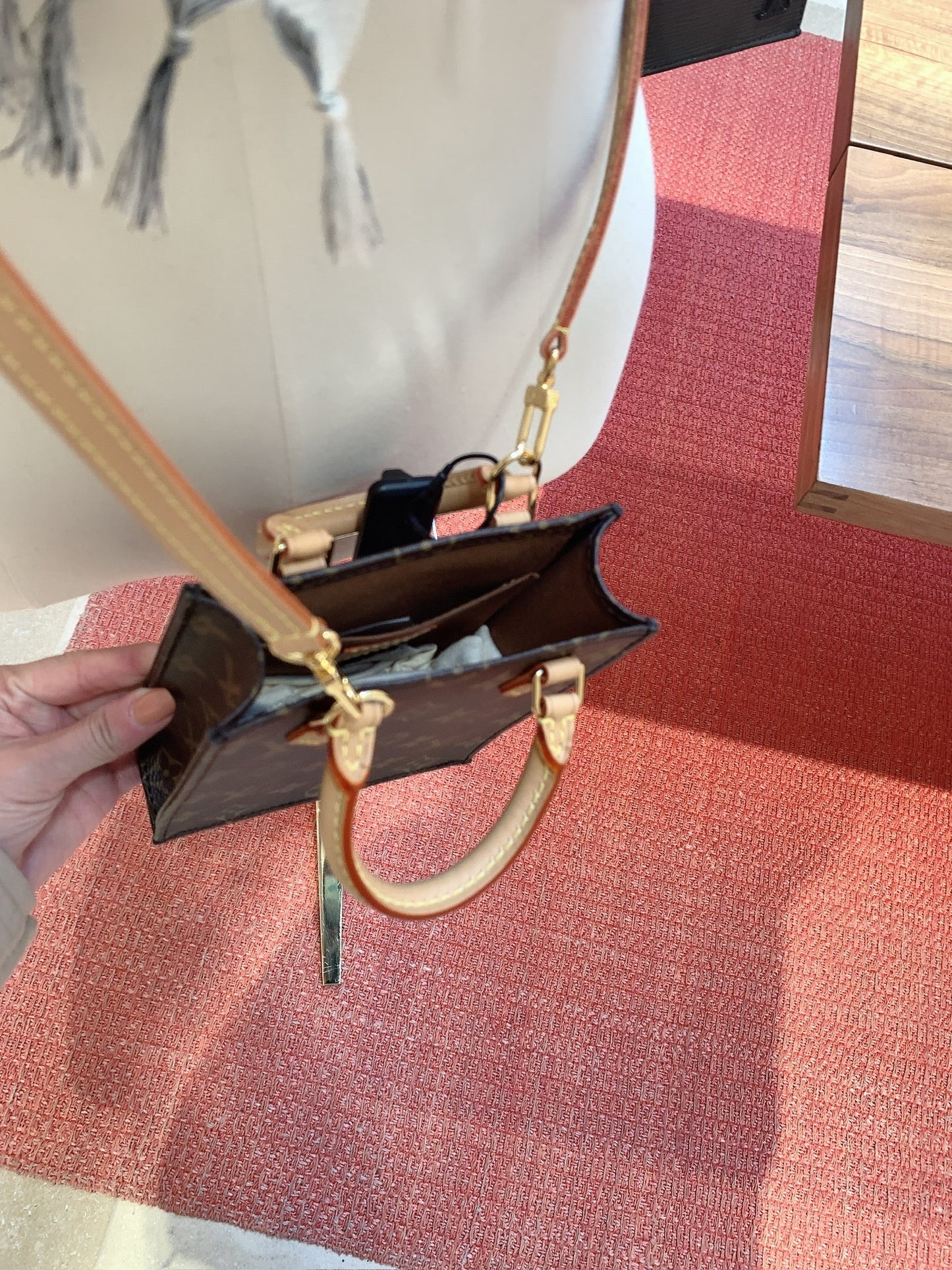 *現貨*LV Petit Sac Plat 小款琴譜包 P39800 /T63500