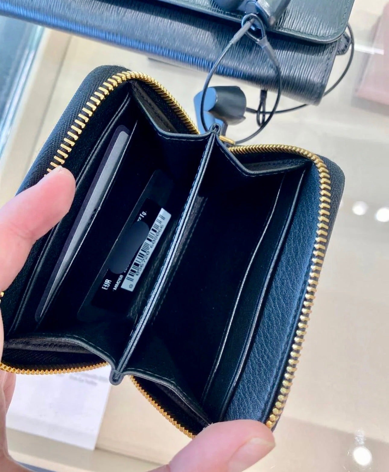 @Prada Bifold 三角標水波防刮皮夾 🔔限時折🉐12800