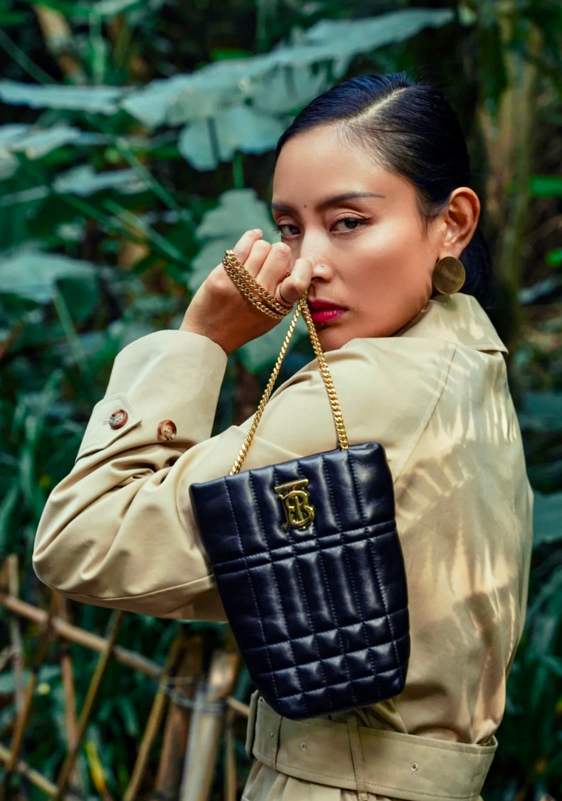 @Burberry Lola TB Micro 水桶包-黑金/690P279 🔥下殺🉐13560