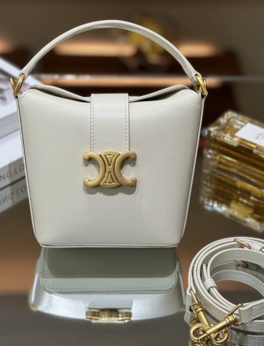 Celine Bucket triomphe Mini 迷你薯條包/1650E1800 🉐64000🇪🇺