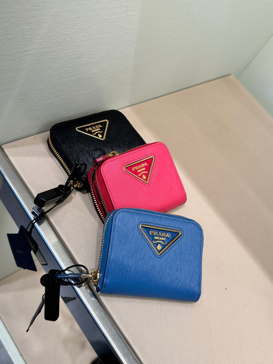 @Prada Vitello 拉鍊短夾/570P290 🔔限時折🉐13850