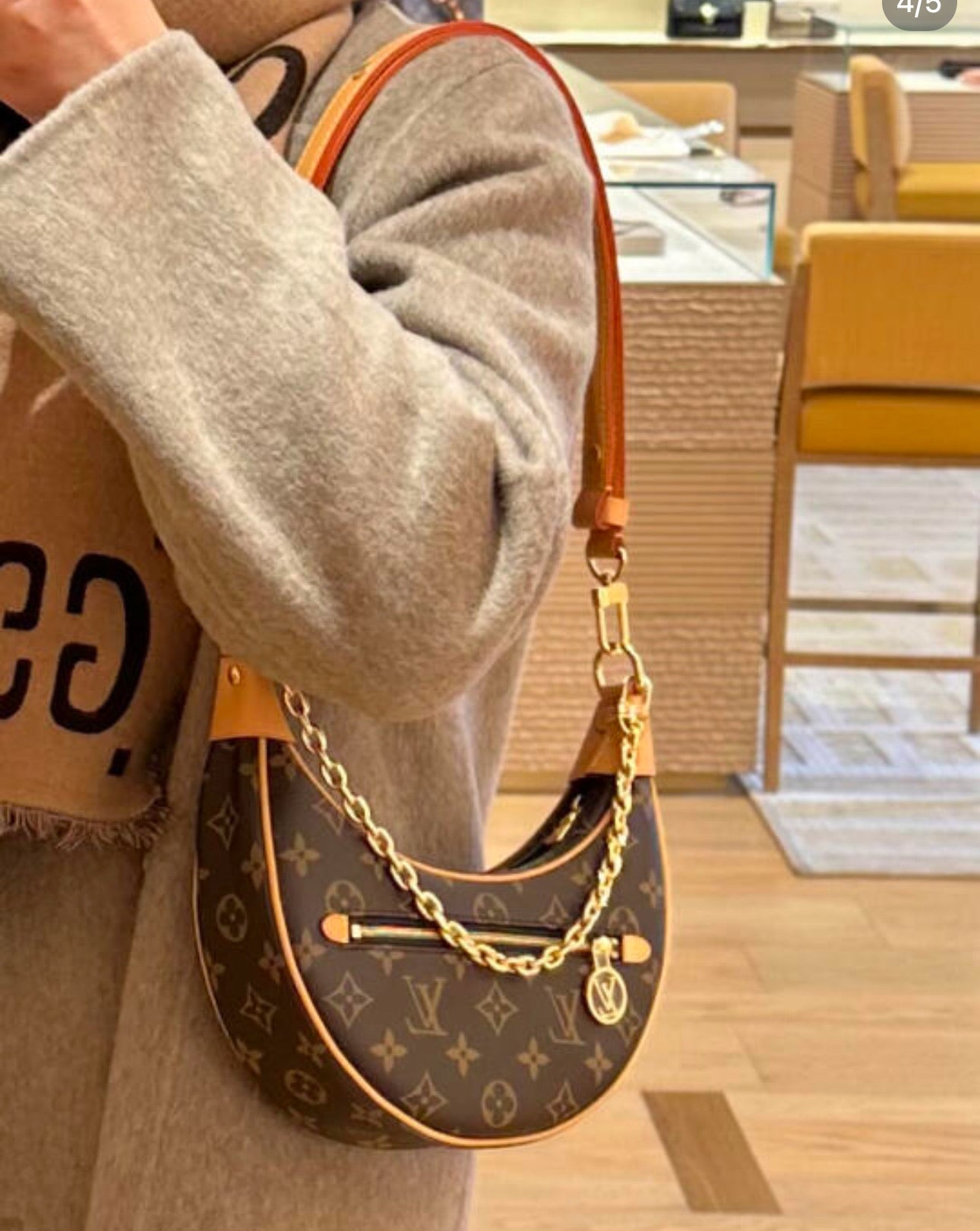 LV Loop Bag 豌豆月牙包/1790✨🉐76180