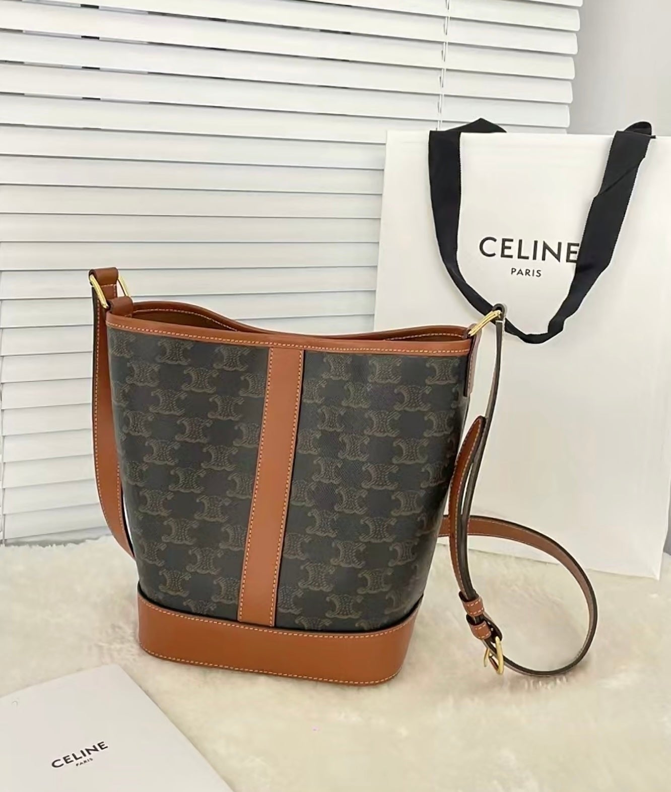 Celine▪️Bucket S 小款凱旋老花水桶包/1250E1300 🉐46500🇪🇺