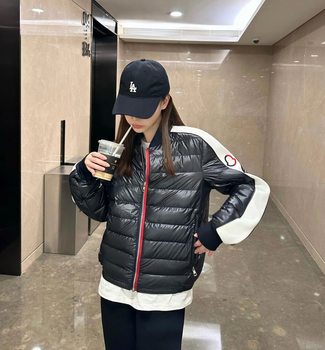 @Moncler 薄羽絨外套/703 🔔限時折🉐32640