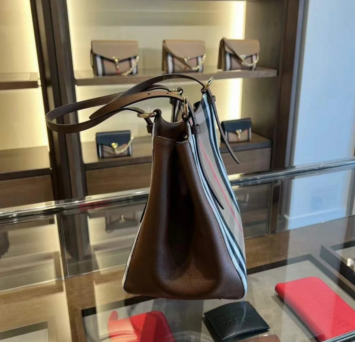 @Burberry▪️Canary SM 變形托特包/1050P735 🔥折上六折🉐20850