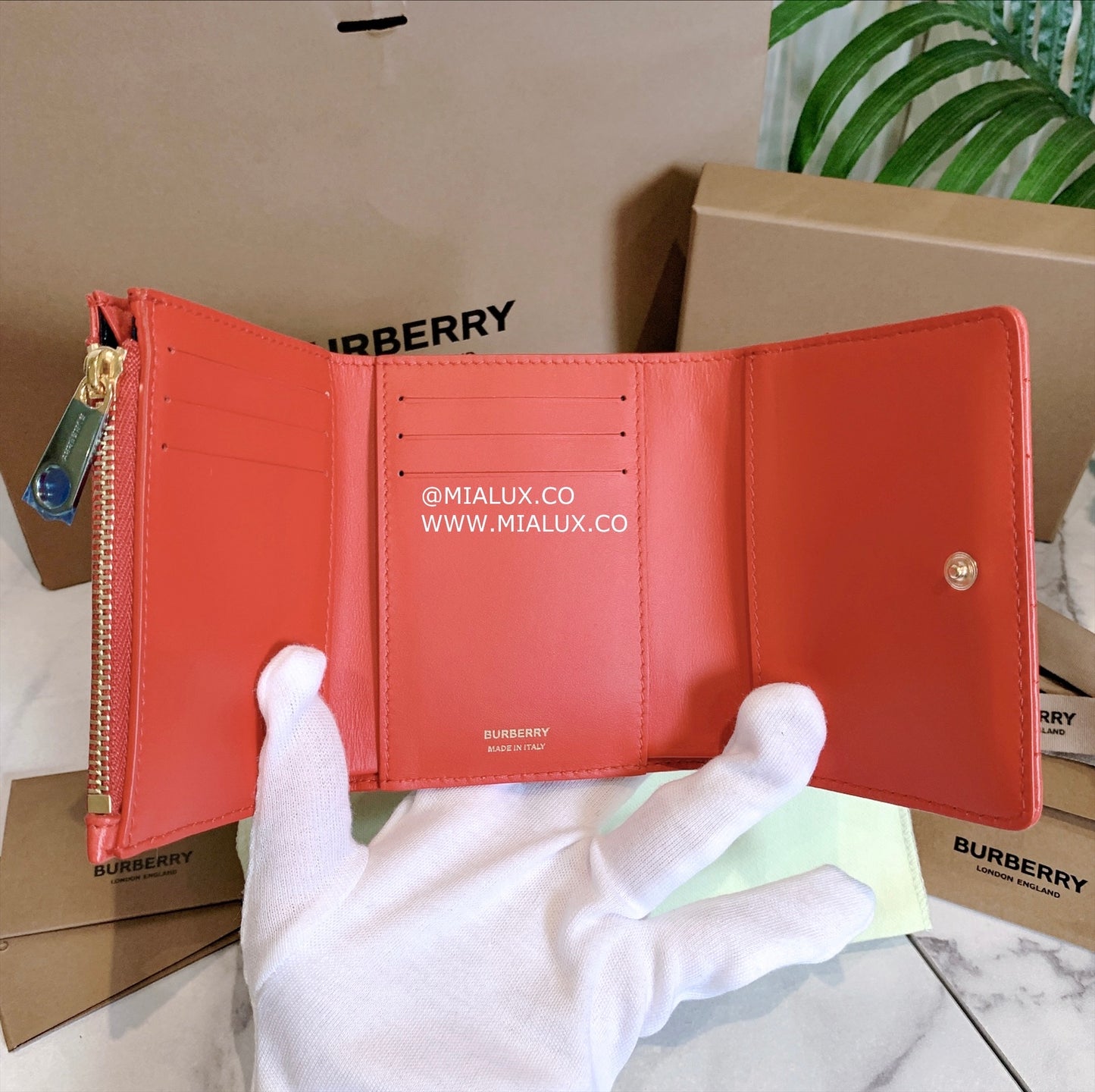 ❌Burberry Lola TB 方格三折短夾/460 🉐19400