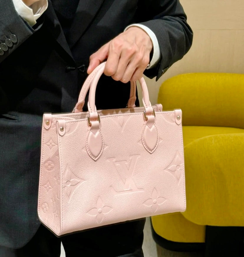 LV OnTheGo PM 小款托特包/2340✨🉐96940