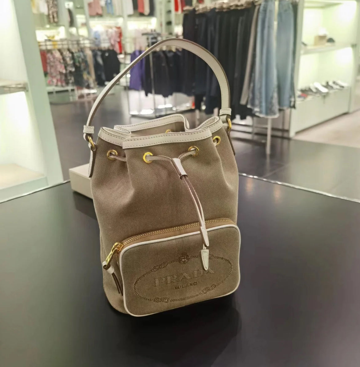 @Prada▪️Secchiello 尼龍水桶包/715 🔔限時折🉐33180