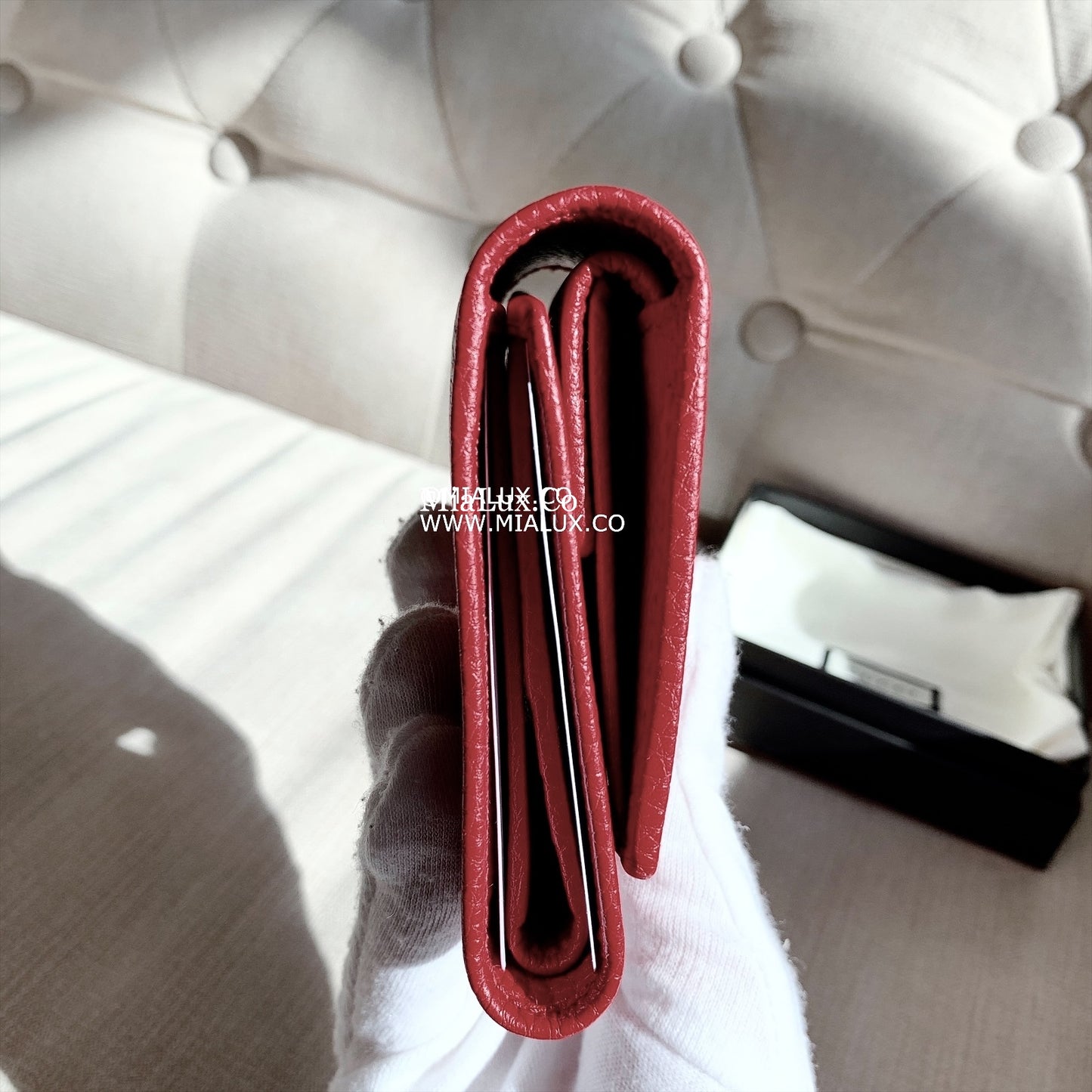 *@Gucci Soho Wallet 浮雕翻蓋三折短夾/P230
