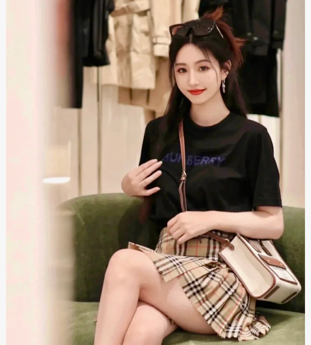 Burberry Freya Mini托特包-白/920C697 ㊙️折扣🉐29580💰